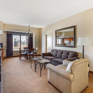 One-Bedroom King Suite